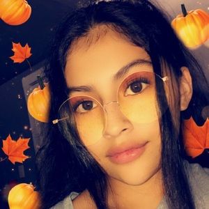 Meet your Posher, Isadora